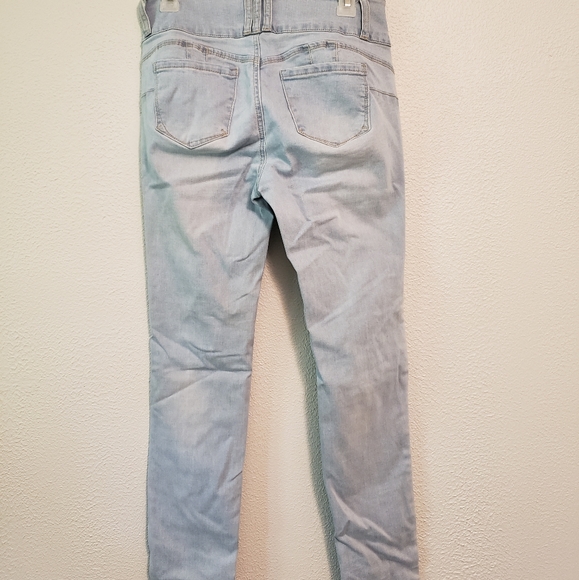 Like New Ripped Jeans - Picture 6 of 7